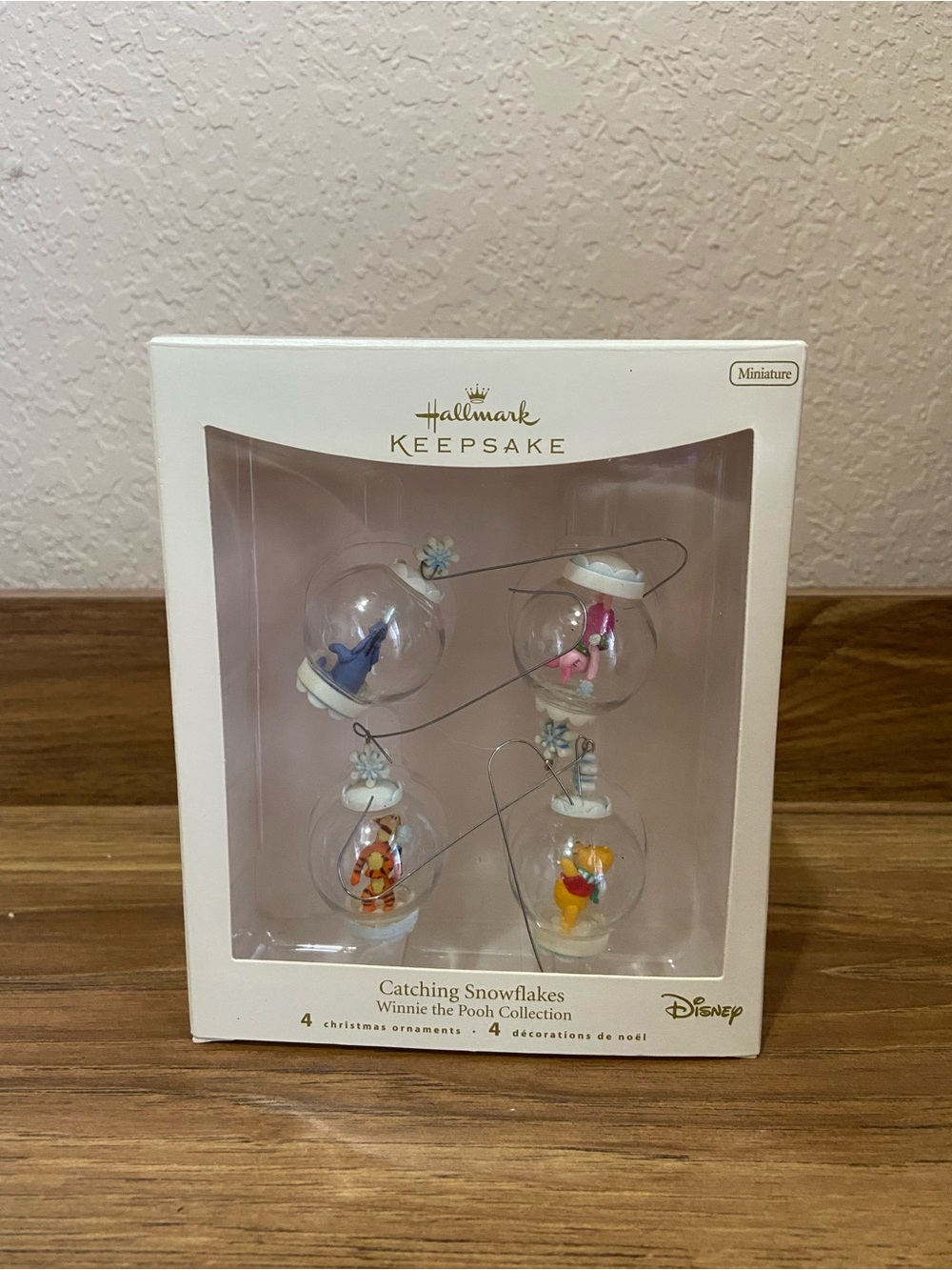 HALLMARK DISNEY Catching Snowflakes Winnie the Pooh Christmas MINI Ornaments NWT